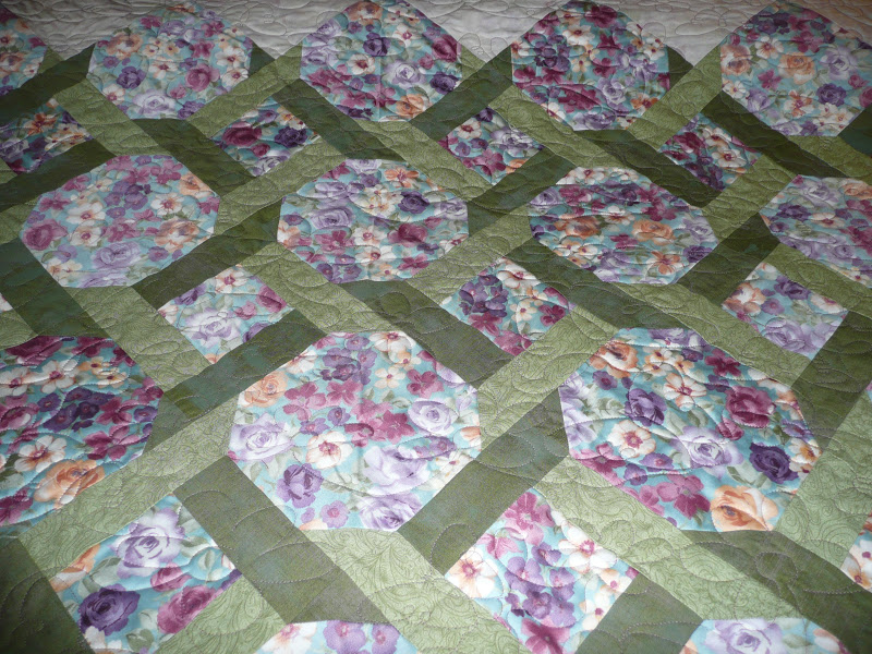 Acorn Ridge Quilting Lucille's Twisted Maze Garden Quilt