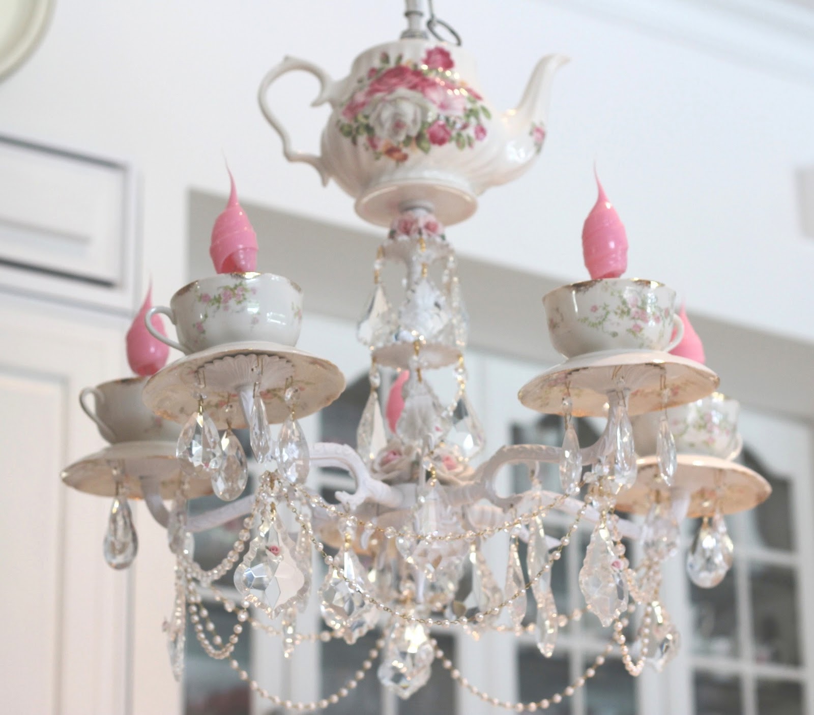 Velvet Puff Quirky chandeliers