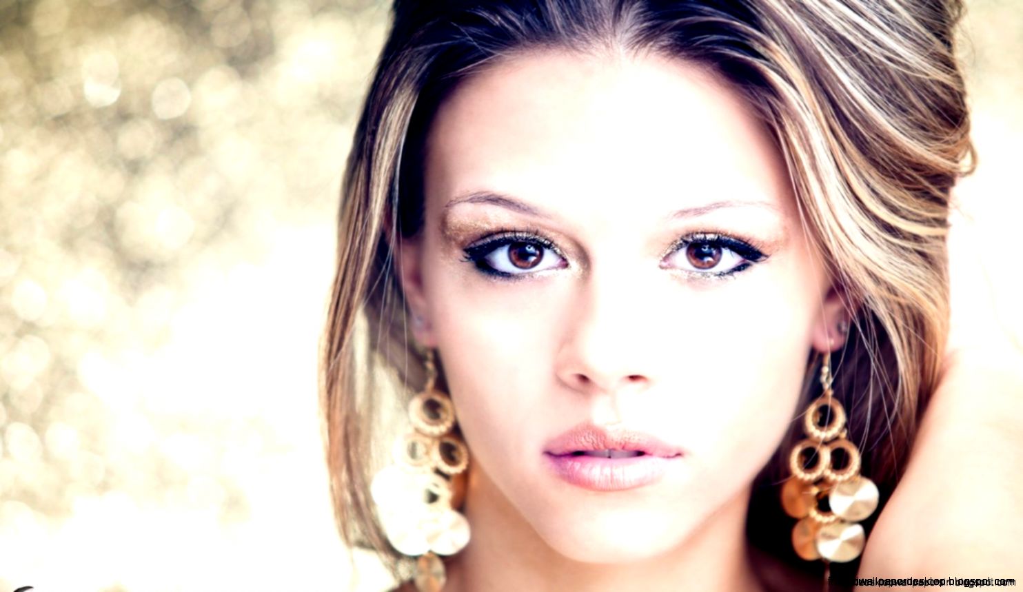 Portrait Lovely Girl Shoulder Hd Wallpaper  Best Desktop Wallpapers