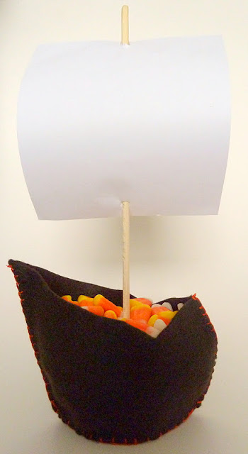 Pottery Barn Kids Knock-Off Felt Mayflower | #diy #thanksgiving #thanksgivingtablescape Pottery Barn Kids Knock-Off Felt Mayflower | #diy #thanksgiving #thanksgivingtablescape