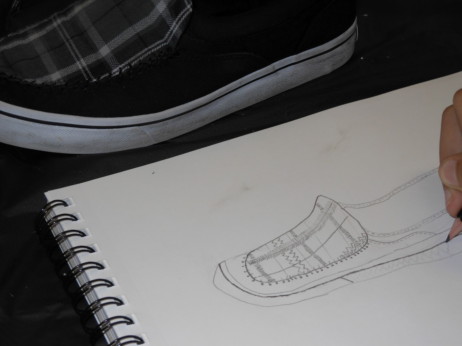 Contour Line Drawing Of A Shoe : Art to go shoe contour line drawings