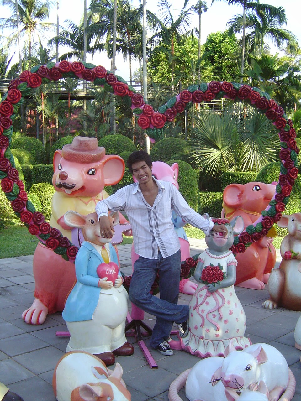 Nong Nooch Garden and boy Nong Nooch Garden and boy