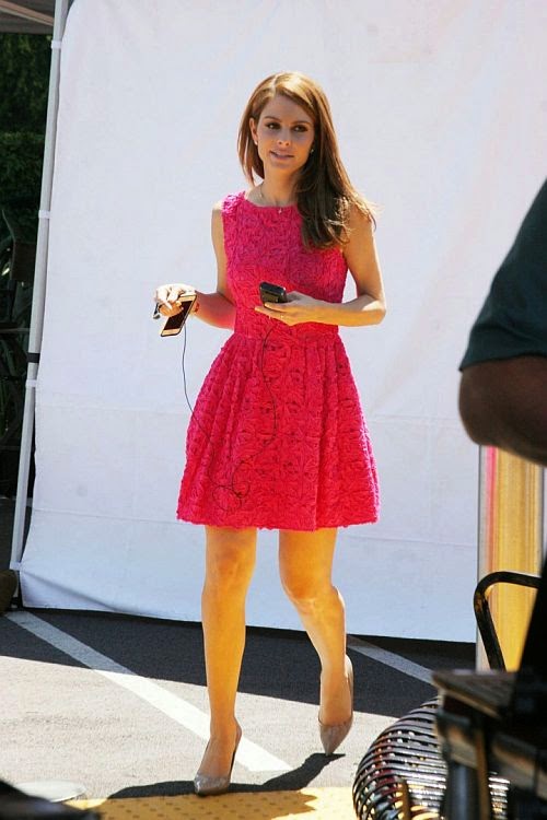 Maria Menounos steps out in Six different Dress on Extra show in California The television personality chooses six different dresses to step out in Extra TV show at Universal City, California on Thursday, June 12, 2014.