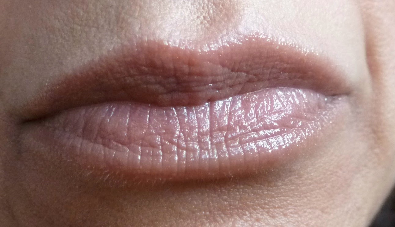 A picture of Soap & Glory Sexy Mother Pucker Extreme Plump Collagen Lip Shine 
