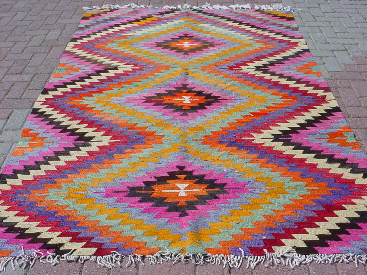 INSPIRED DESIGN Current Obsession Colorful Kilim Rugs
