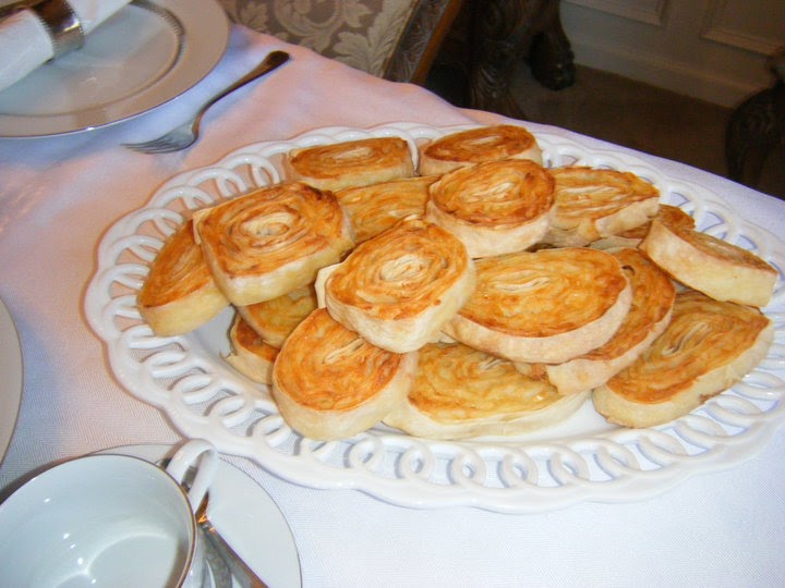 PAMUK FIRIN PEYNİRLİ RULO BÖREK