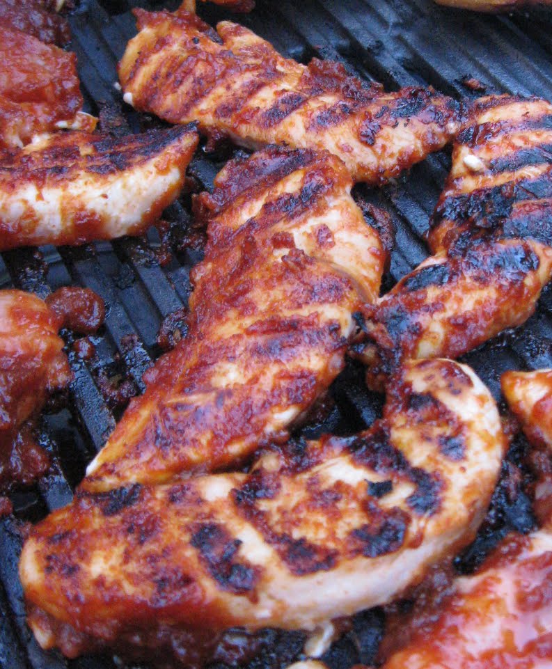 Barbecue Master Garlic Head Barbecue Sauces Pack the Flavor Both Hot