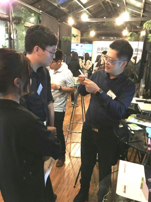 進駐桃園青創指揮部的台灣唯賜寶智能團隊研發防近視智能筆,將在國內推出並配合新南向要拓展到泰國市場。 進駐桃園青創指揮部的台灣唯賜寶智能團隊研發防近視智能筆,將在國內推出並配合新南向要拓展到泰國市場。