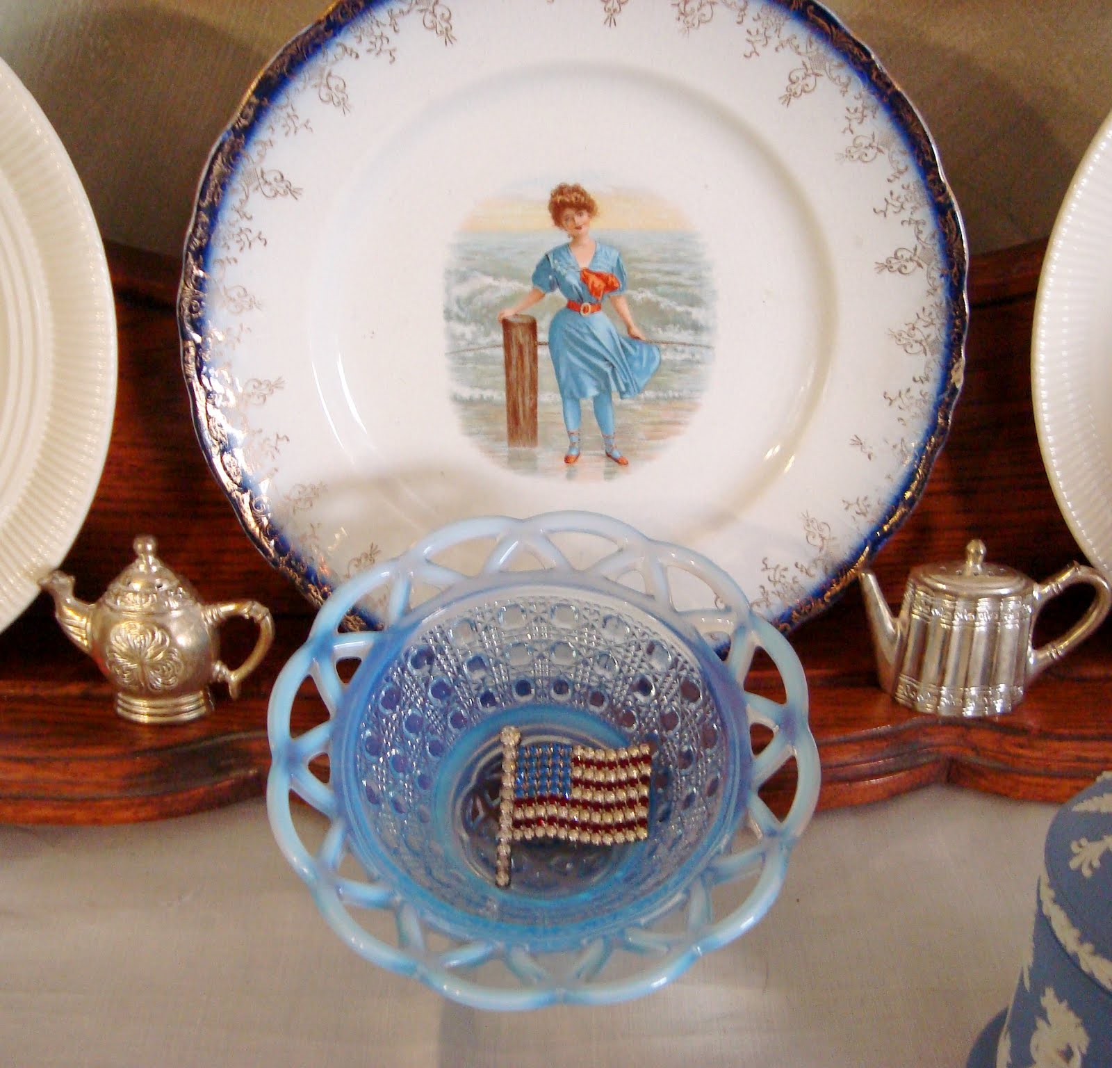 Martha's Favorites RED, WHITE & BLUE TEA CUPS!