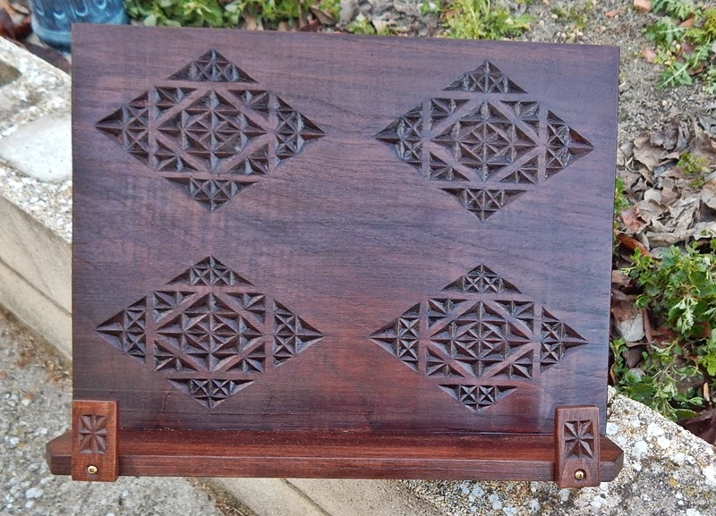 Atril de madera para libros