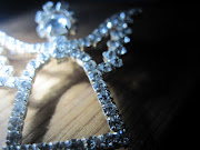 . playing around with a flashlight and camera make such cool pictures. (img )