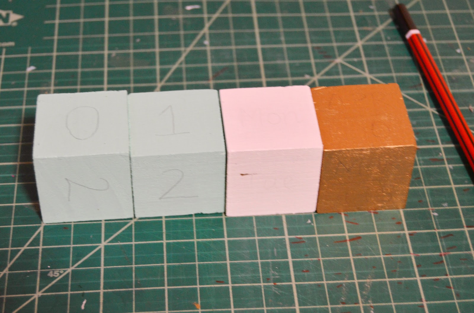 Vikalpah DIY cubes calendar inspired by MoMA