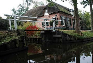 5, giethoorn in holland marisa haque & ikang fawzi, village withouts treets