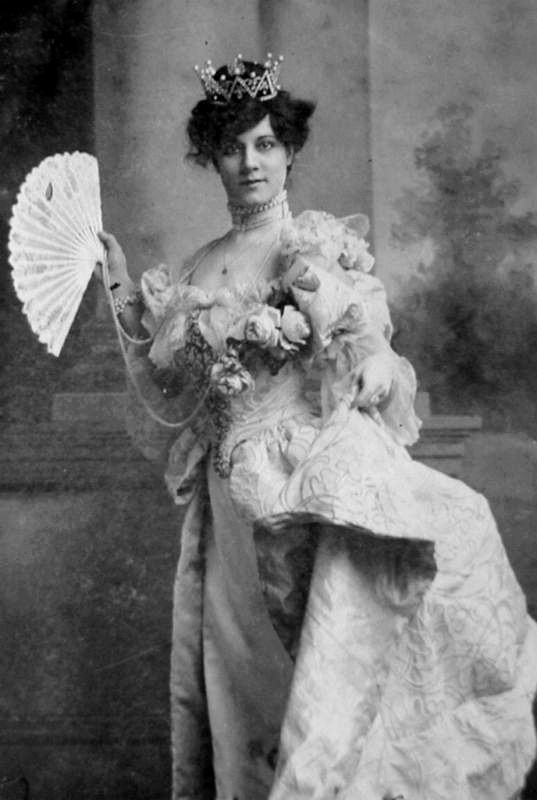 bumble button: Antique cabinet photographs to share with you. Legacy 25