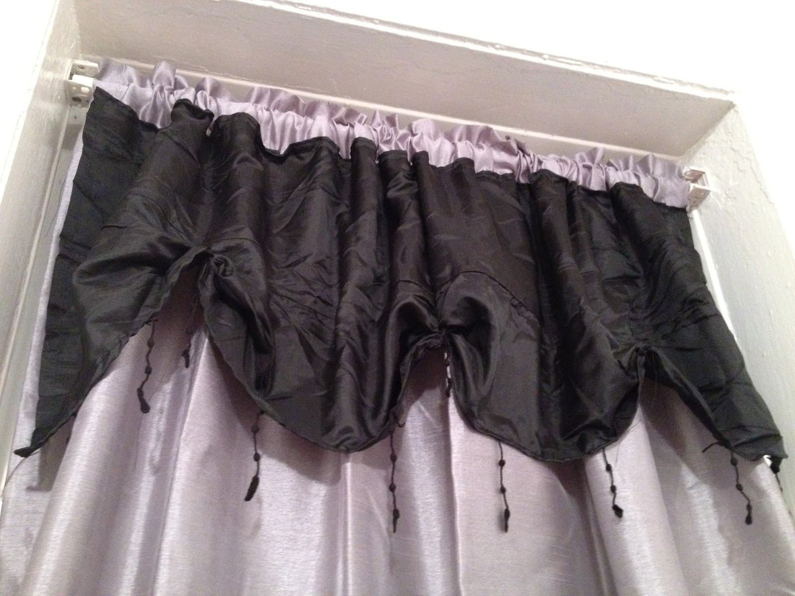 Elegant Simplicity DIY Victorian goth curtain decor / Upcycling
