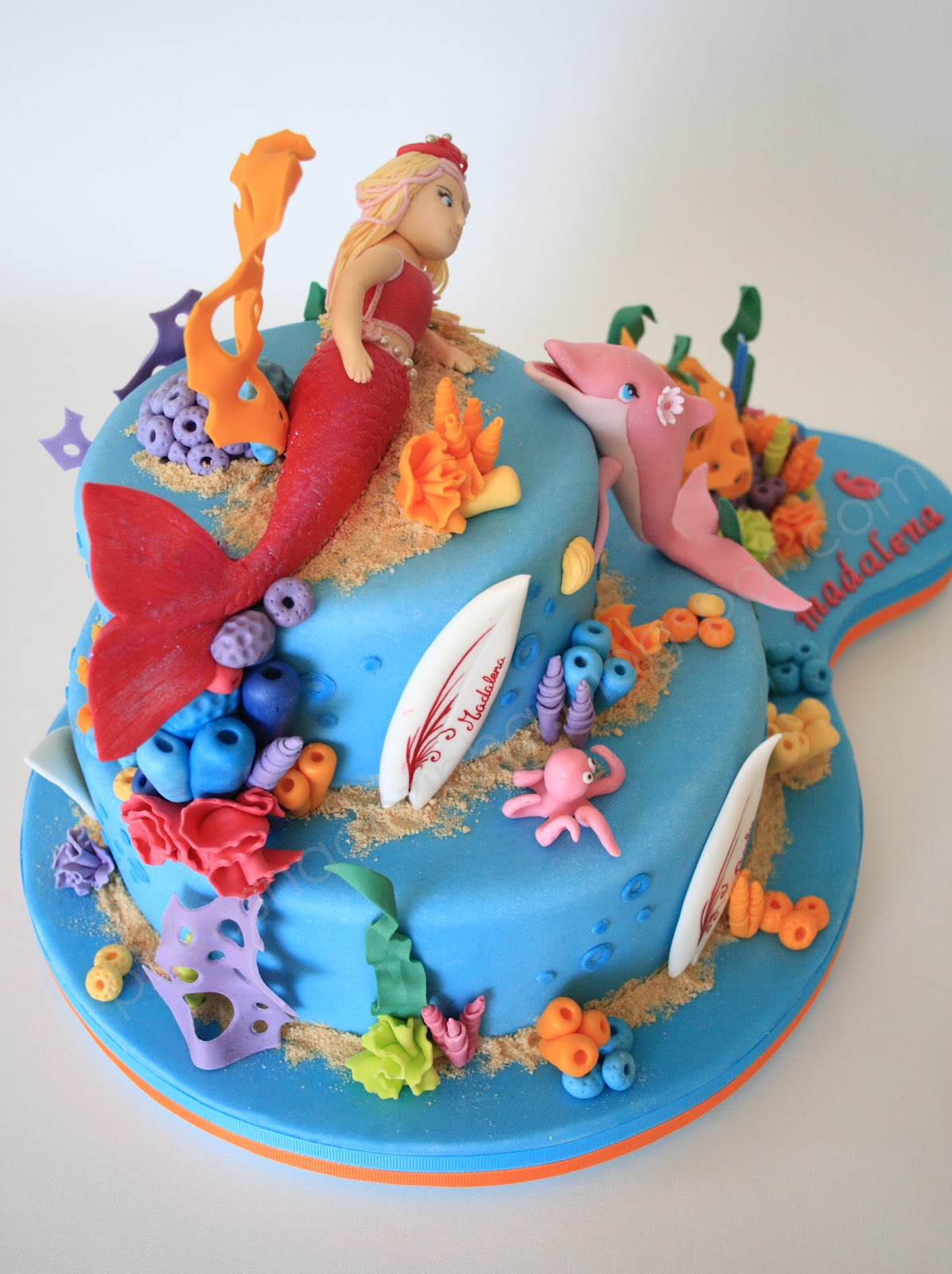 Pirikos Cake Design: Bolo Barbie Vida de Sereia