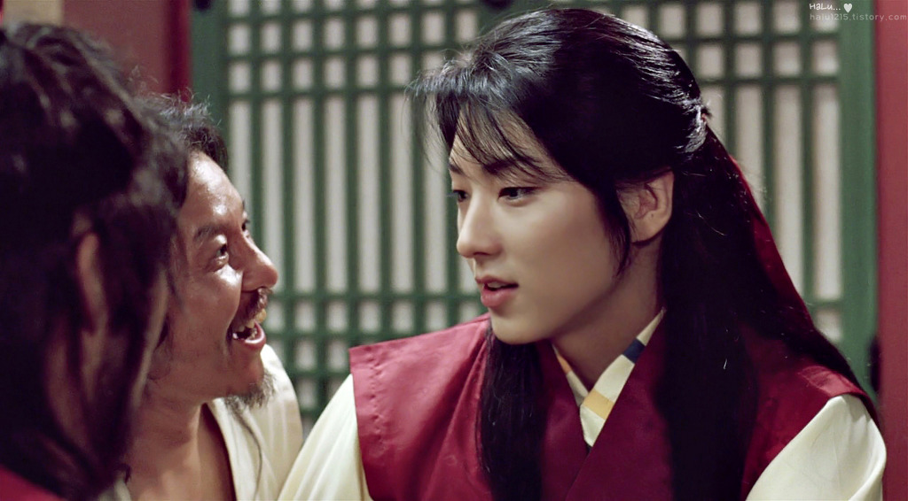 영화 왕의 남자 속 공길 |