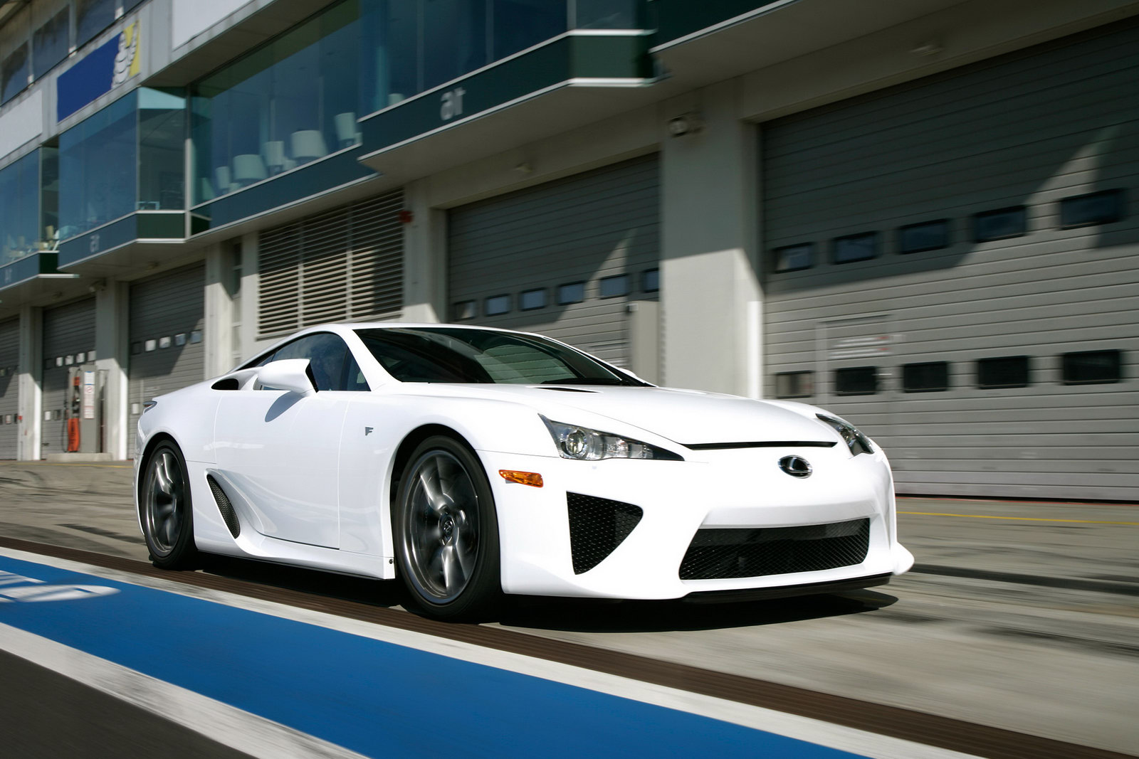 http://3.bp.blogspot.com/-pJ2G0sf3NN8/TcOSY5RMoLI/AAAAAAAABAo/QoDoPJ98kDM/s1600/lexus-lfa-7.jpg