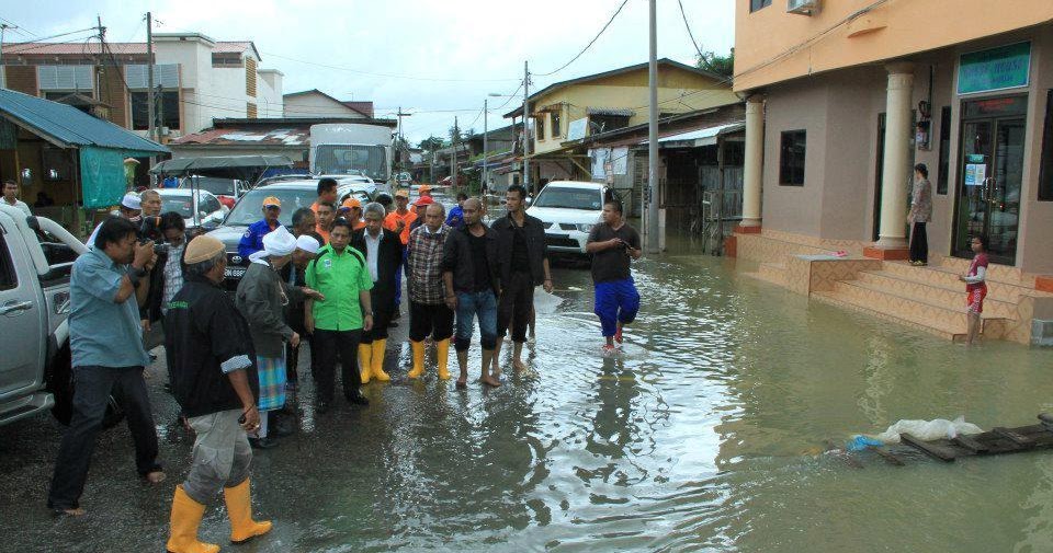 Banjir Besar Rantau Panjang Kelantan 2012  Www.SeluasLautan.Com