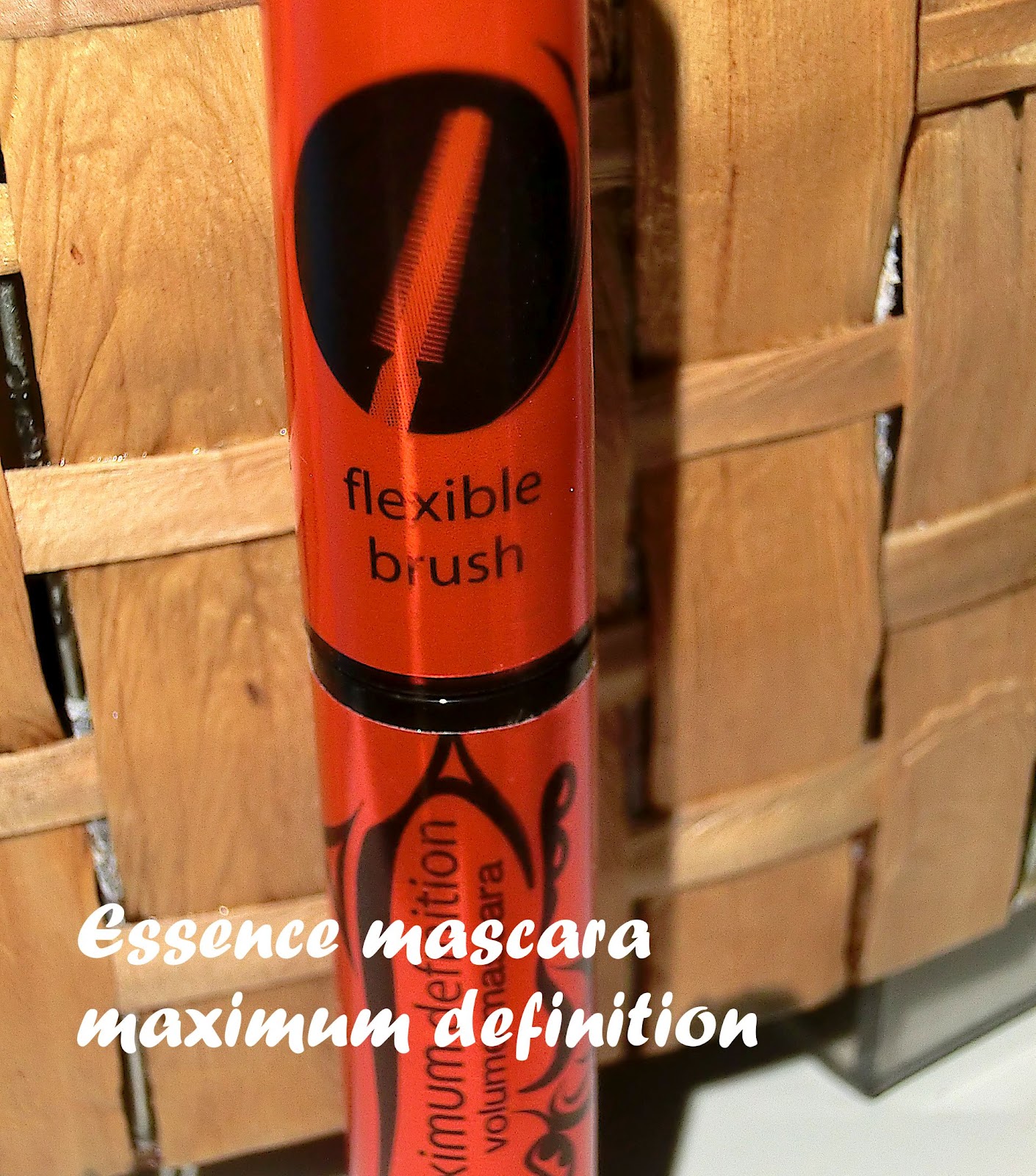 Dream a little dream of beauty essence mascara maximum definition