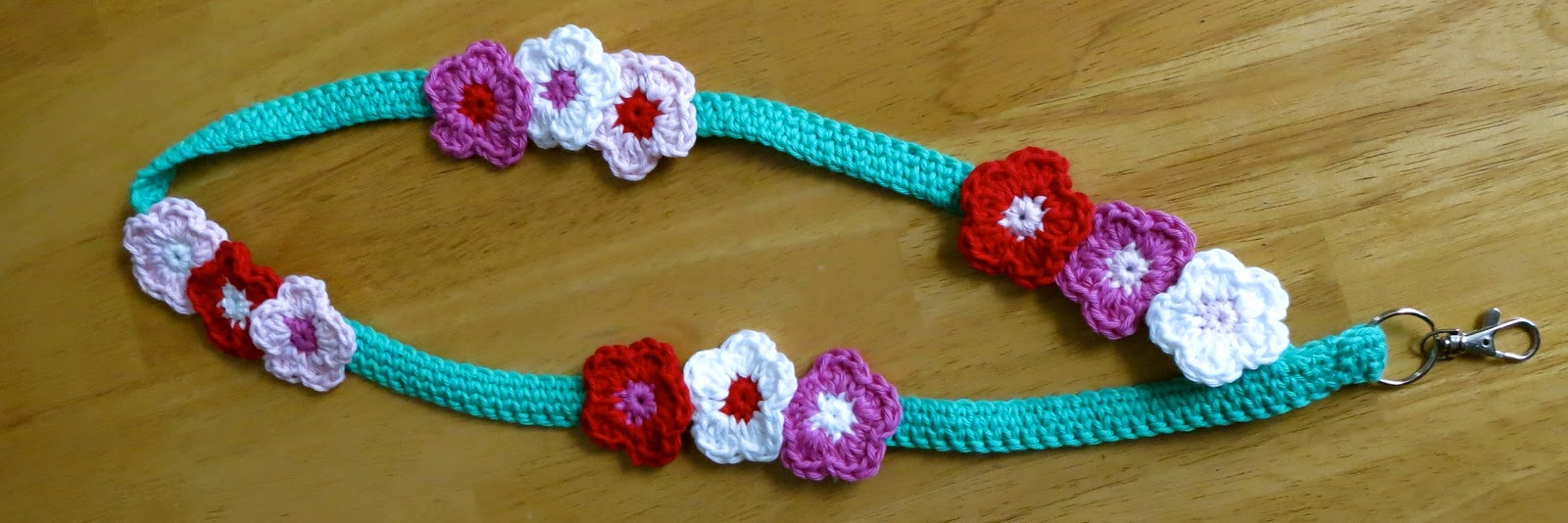 Da's Crochet Connection Flowery Lanyard