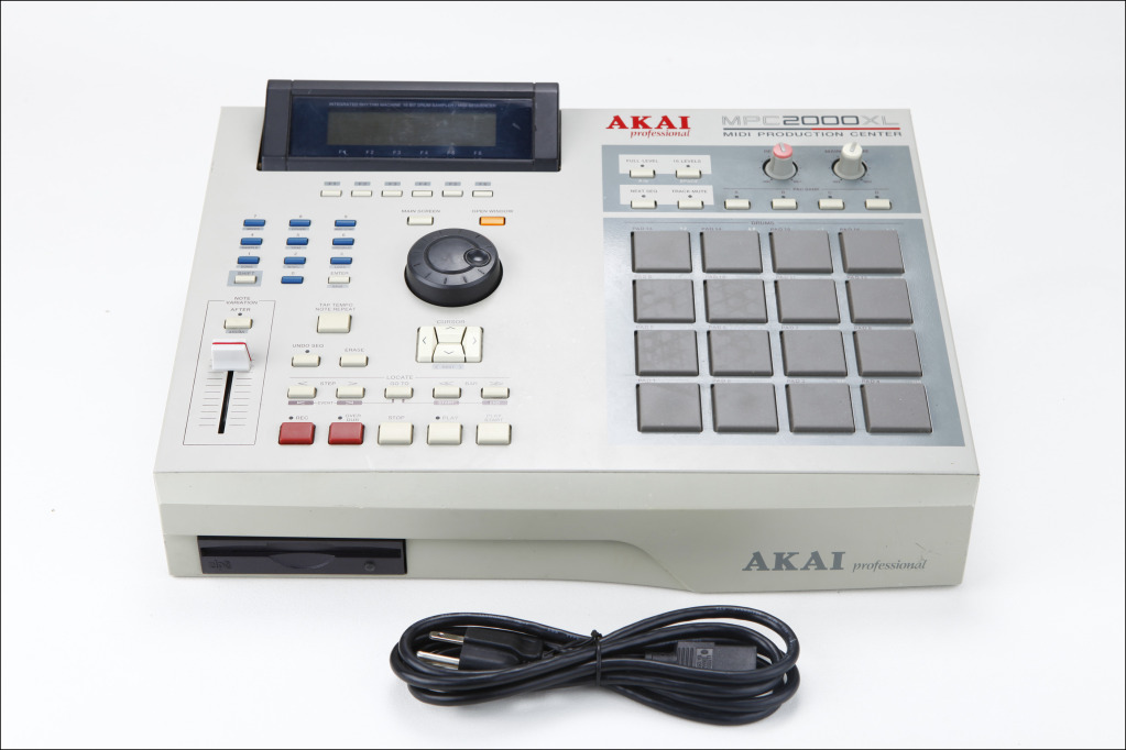 MATRIXSYNTH Akai MPC2000 XL sampler/sequencer with 8 output expander