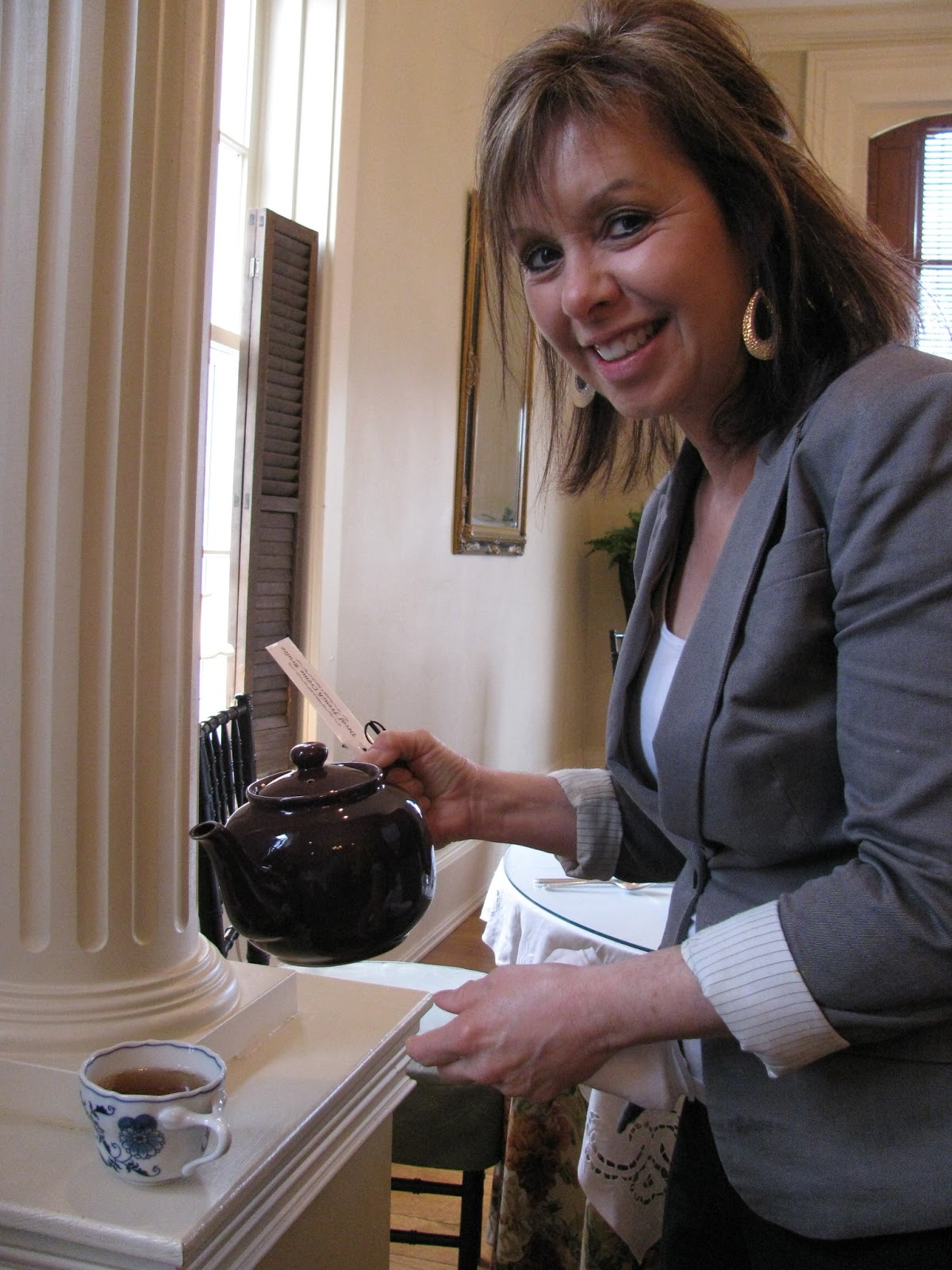 The Traveling Teapot Swan House Findlay Ohio