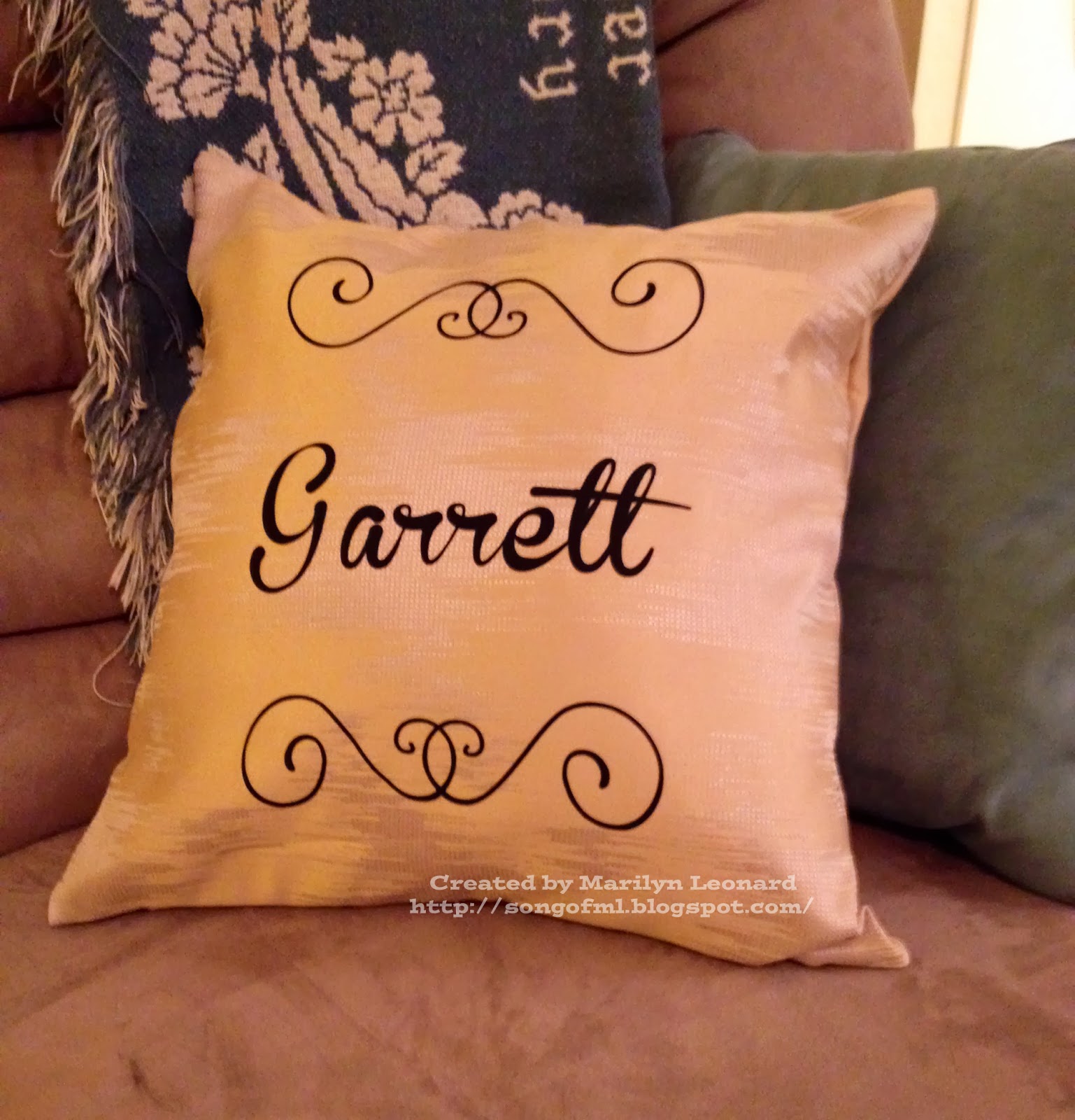  Marilyn's Crafts Decorative Couch Pillow