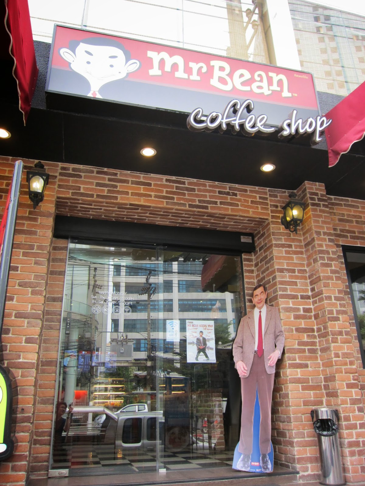 LoLoEatable Mr. Bean Coffee Shop where you can be with your favourite