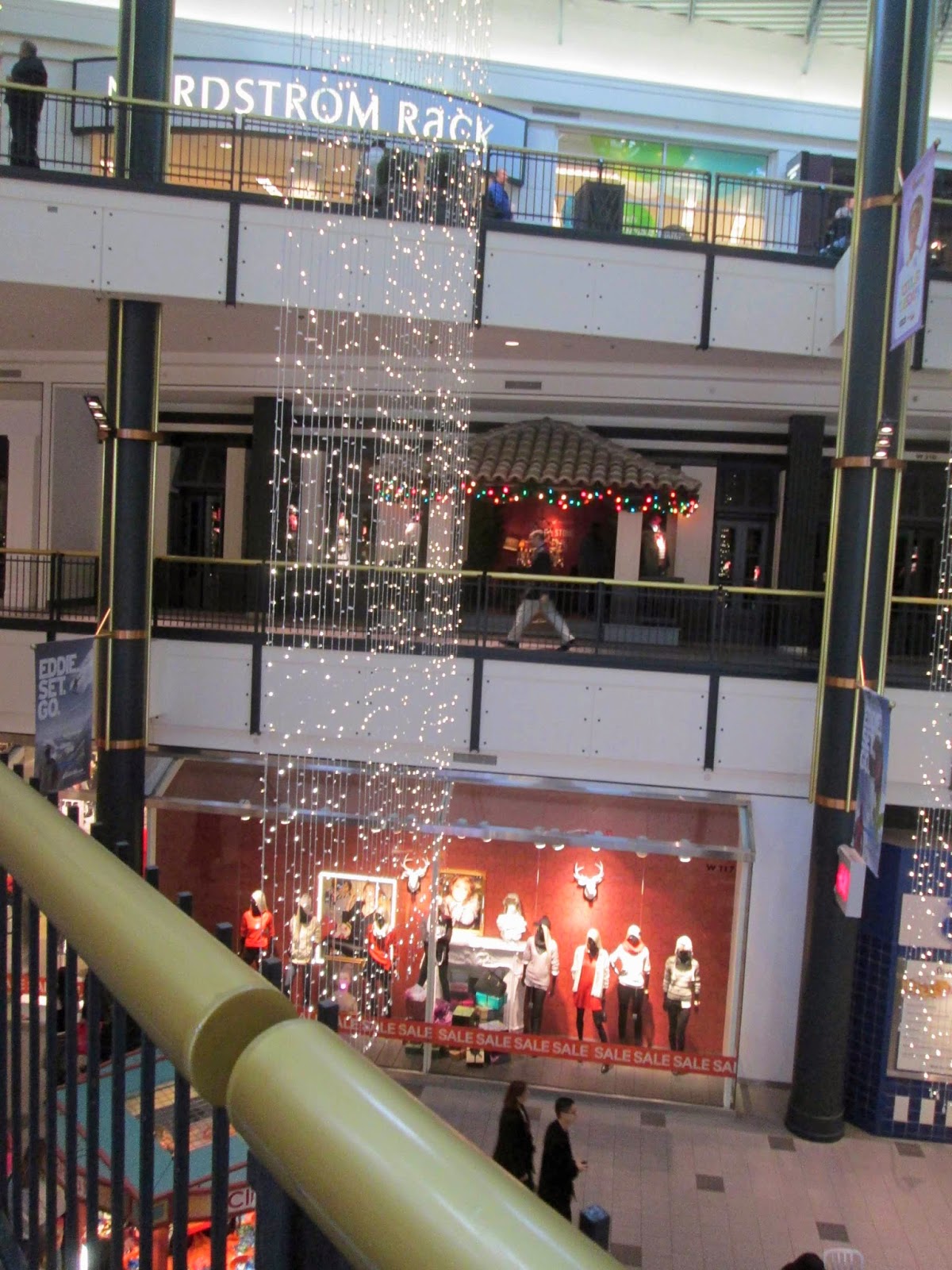 Christmas mall america adventures there nordstrom ornaments corner found Adventures Here and There: This Christmas at Mall of America