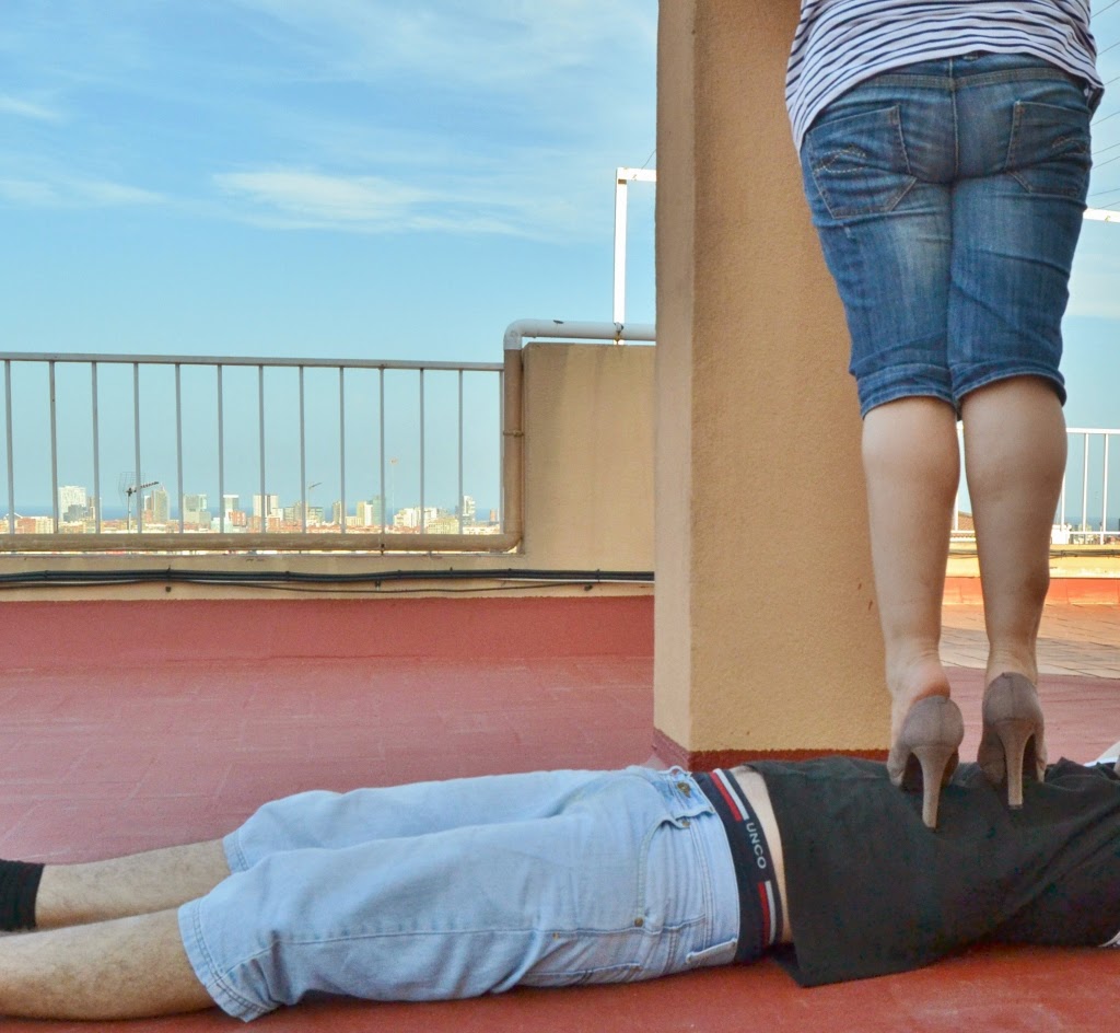 crushandtrampling Trampling with high heels and jeans 1