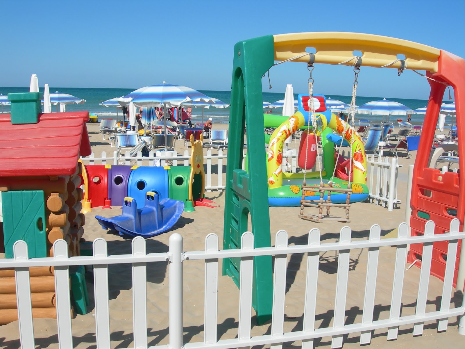 Hotel Tritone Senigallia BIMBI GRATIS! SETTIMANE AZZURRE AGOSTO 2013