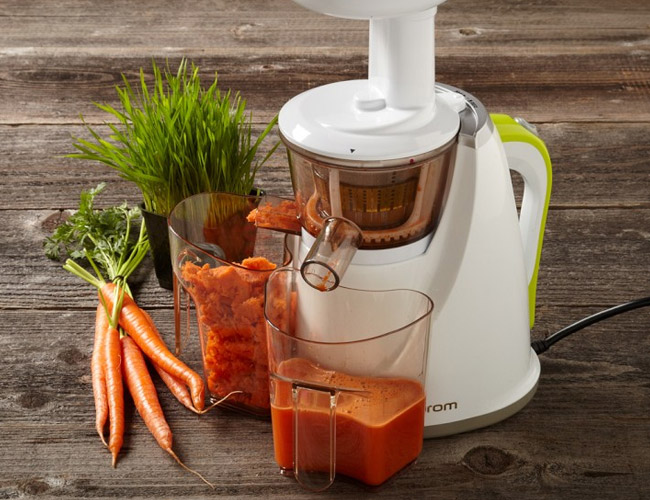 Omega 8005 juicer can also grind coffee