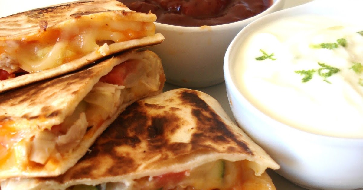 Cocinándotelo QUESADILLAS DE POLLO CON DOS SALSAS