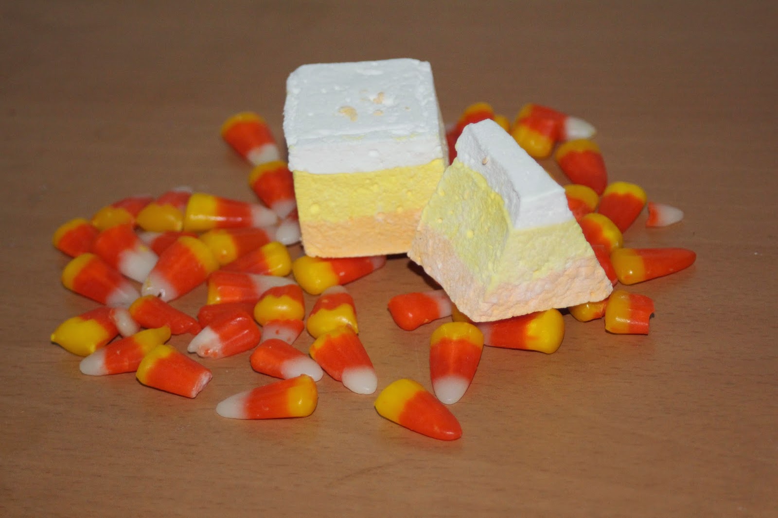 Julie Bakes Halloween treat 1 Candy corn marshmallows
