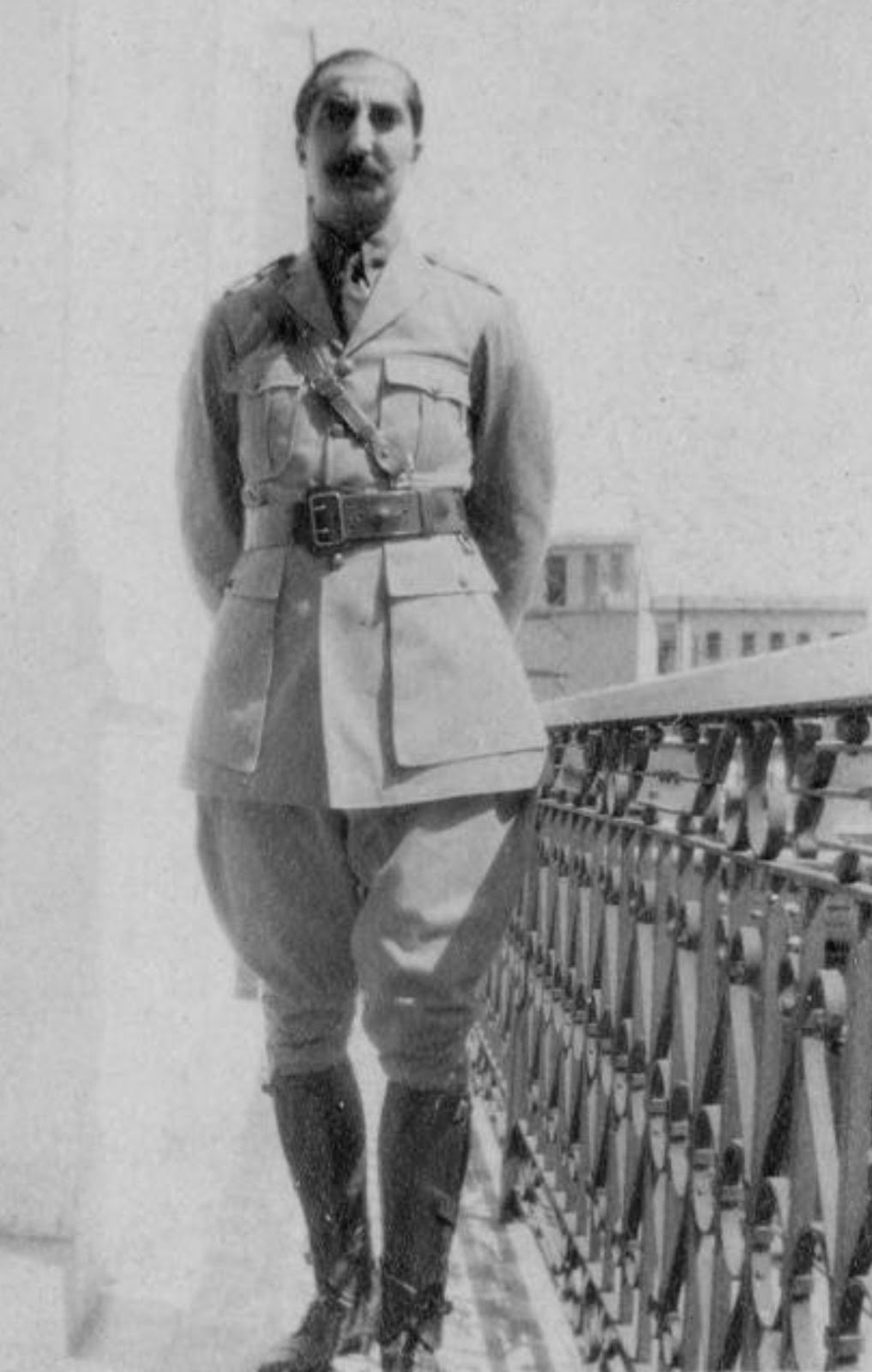 El comandante y esgrimista cubano Ramón Fonst, fue el primer campeón olímpico de Latinoamérica.