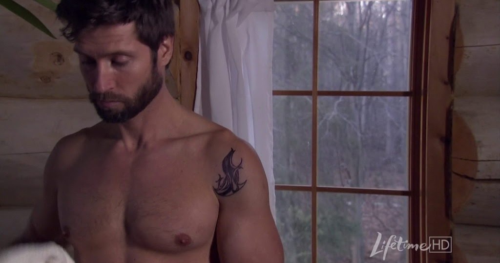 Damon Runyan is shirtless in Lifetime movie "Another Man's...