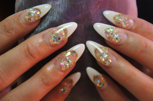 大垣市 ネイルサロンnana 低料金設定のお店ブログ 白 ホロwフレンチネイル