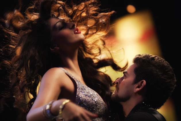 sonam kapoor hot still1 - sonam kapoor hot players Movie Stills