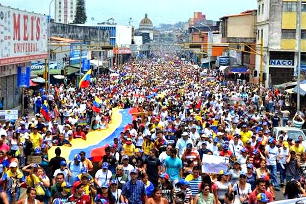 Miles de personas Táchira, Venezuela, por la Paz y la Vida Miles de personas Táchira, Venezuela, por la Paz y la Vida