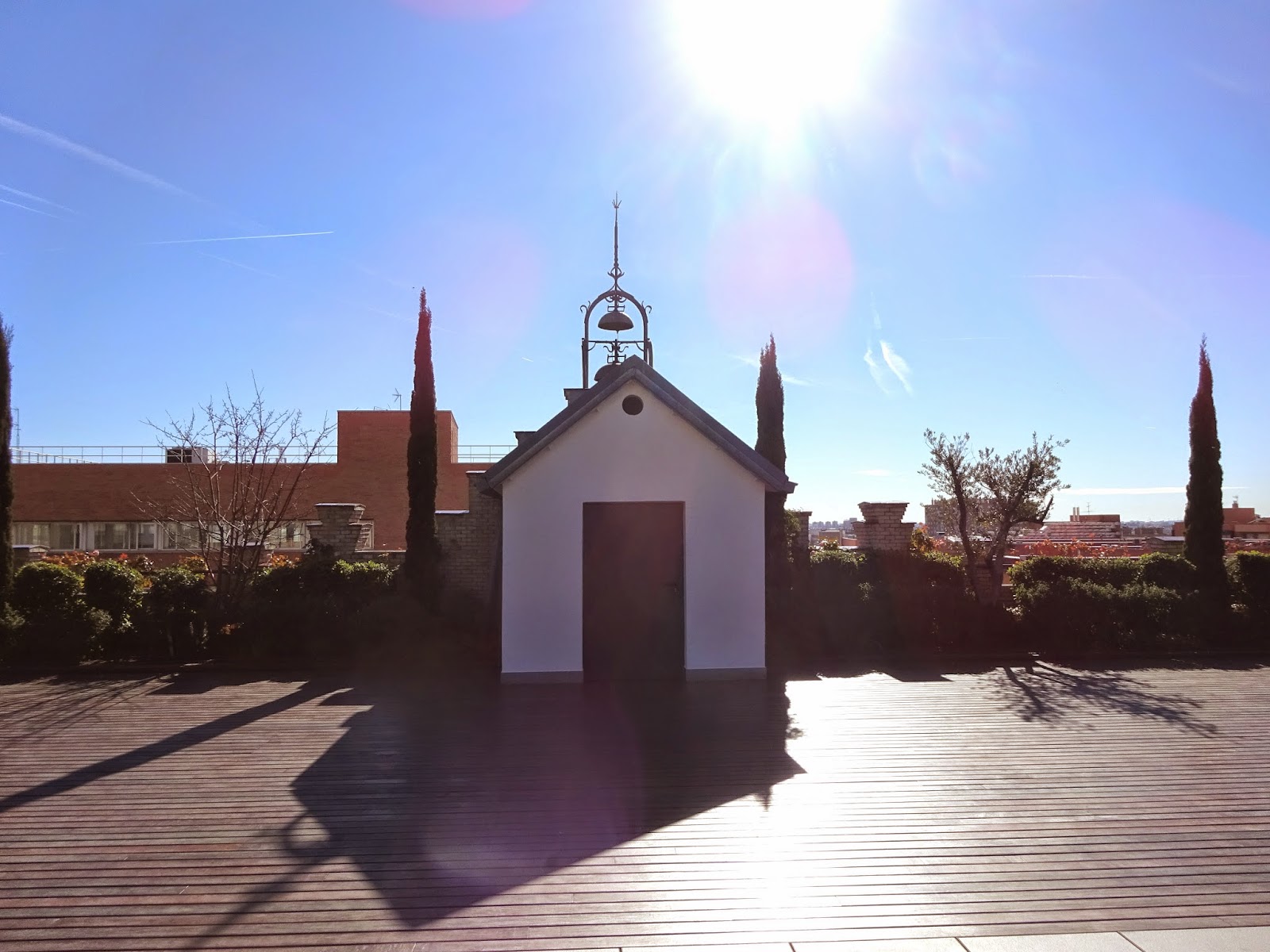 ESTAMOSTENDENCIADOS: LA TERRAZA DE LA CASA ENCENDIDA: un ...