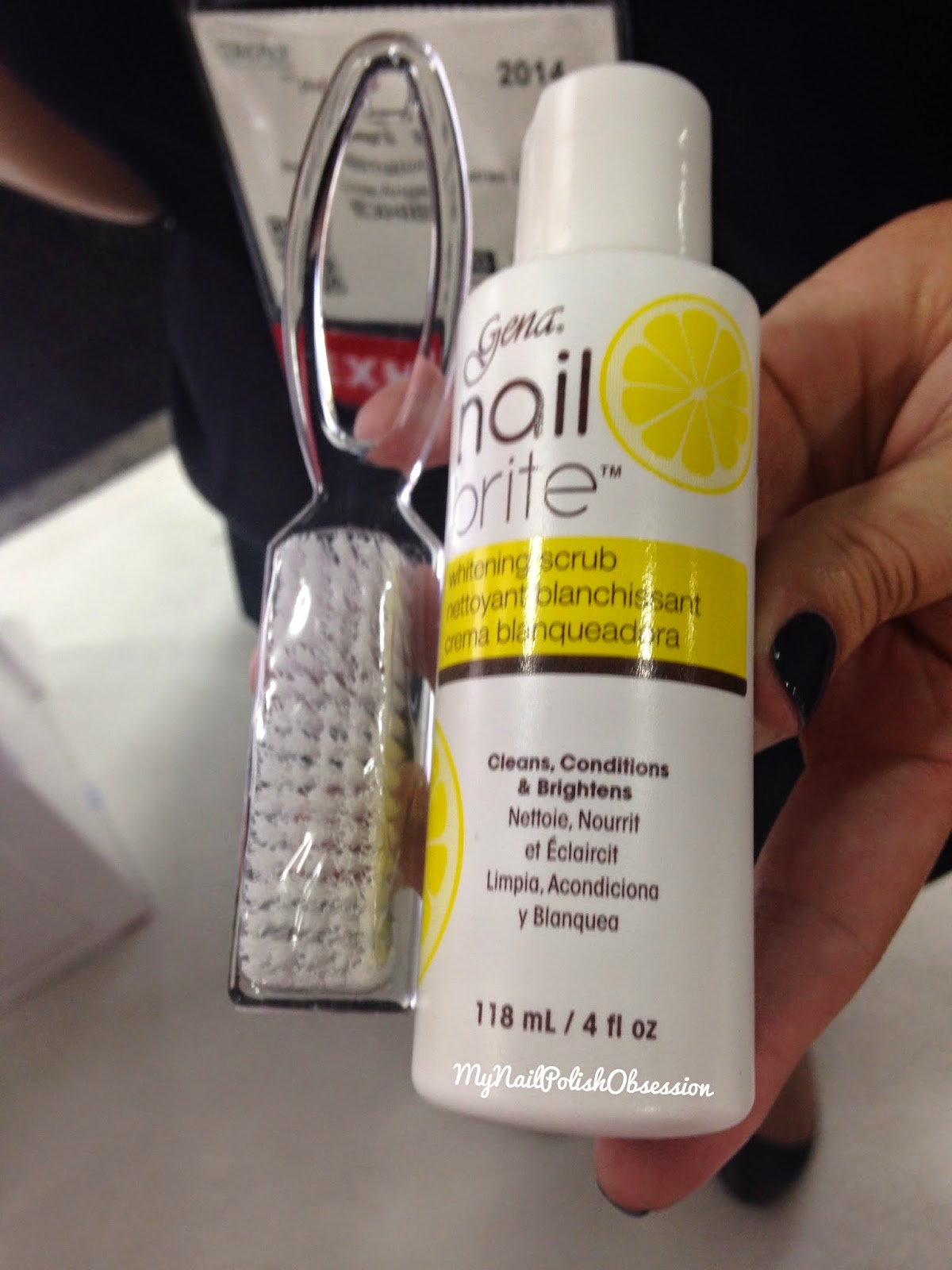 Gena Nail Brite Whitening Scrub with Brush, Cleans Conditions