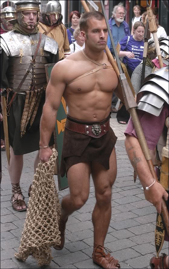 [IMAGE:http://3.bp.blogspot.com/-pYltYvdDgow/Th1QBRi0CmI/AAAAAAAAHGc/k189ZWmo9ZA/s1600/gladiator2.jpg]