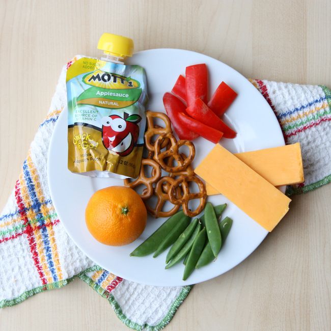 Everyday Reading Snack Plates