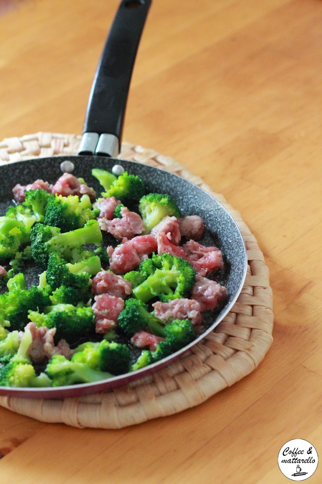 Frittata di broccoli e salsiccia al forno Coffee & Mattarello