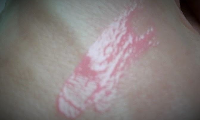 Loreal-caresse-lipstick-in-tickle-me-pink Loreal-caresse-lipstick-in-tickle-me-pink-on-my-hand-shine