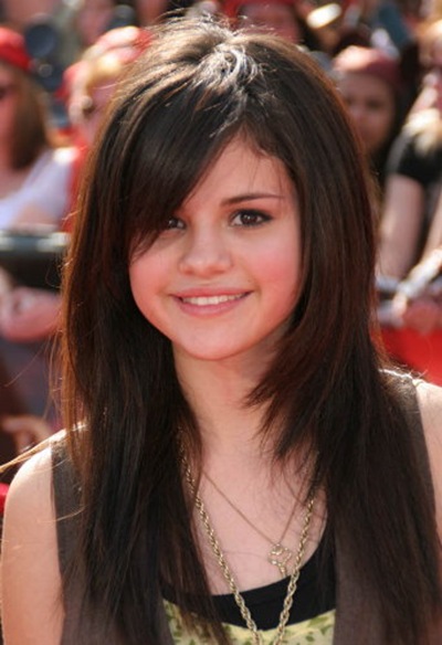 selena gomez haircut layered. Selena Gomez Hair Style