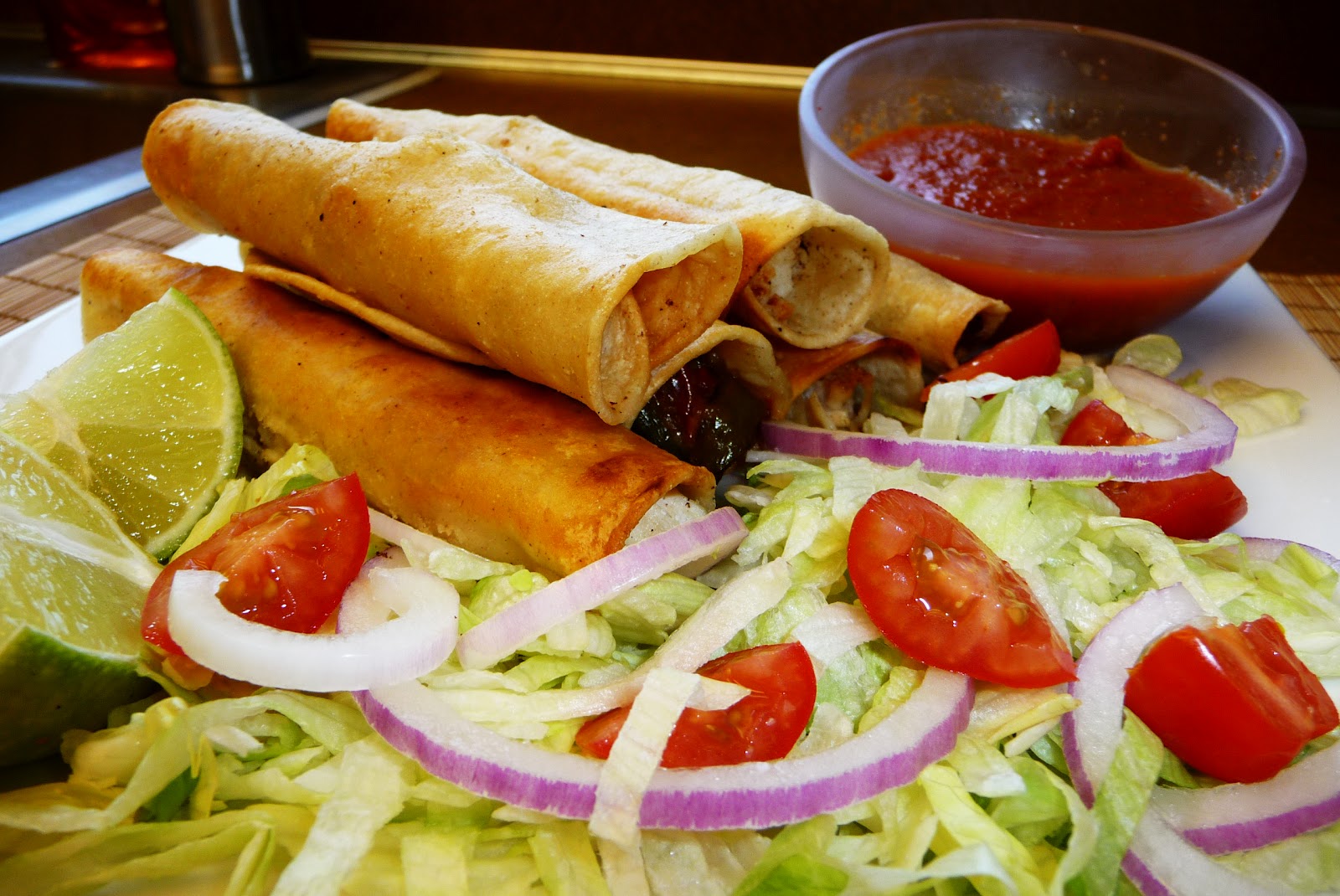Flautas Surtidas (Pollo, Rajas con Queso, Papas y Frijoles con Chorizo
