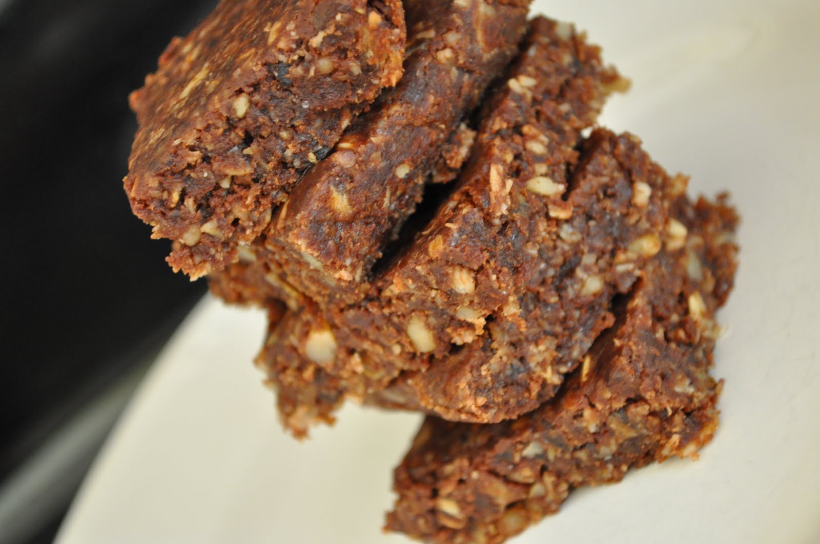Mama Loves Homemade Food date energy bars