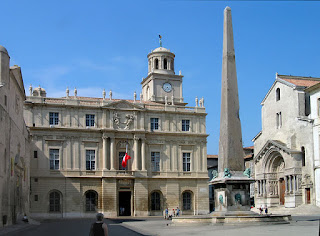 "France Arles Place Republique" by Rolf Süssbrich - Own work. Licensed under CC BY 2.5 via Wikimedia Commons - http://commons.wikimedia.org/wiki/File:France_Arles_Place_Republique.JPG#/media/File:France_Arles_Place_Republique.JPG